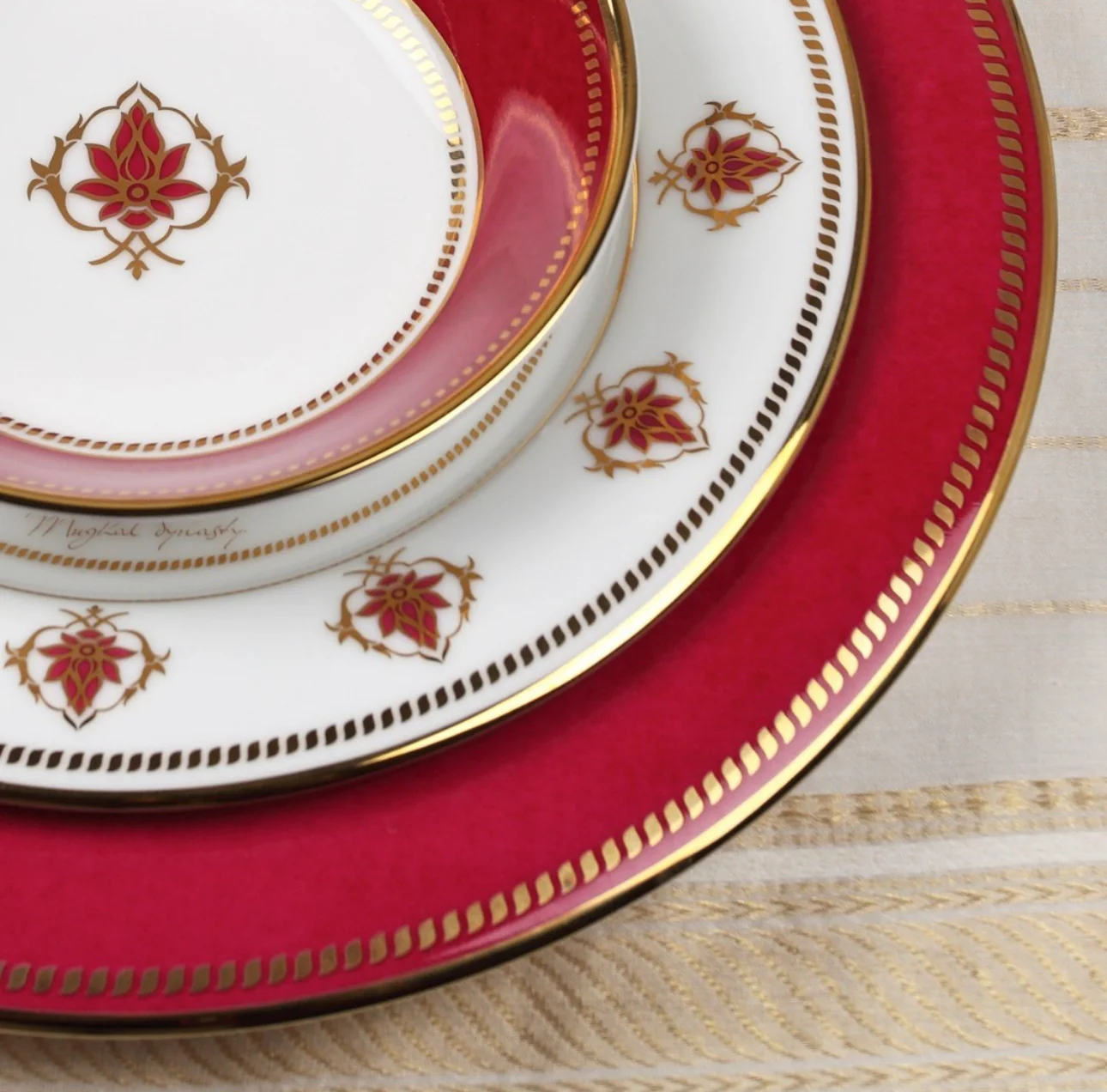 The Lotus at Fatehpur Dinner Set (27-Piece) - Image 5
