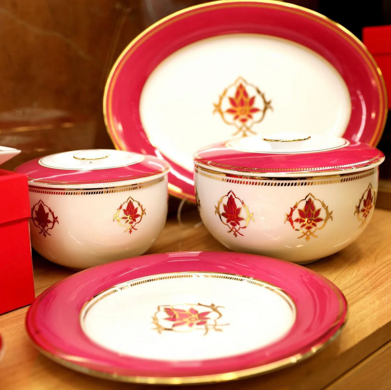 The Lotus at Fatehpur Dinner Set (27-Piece) - Image 6