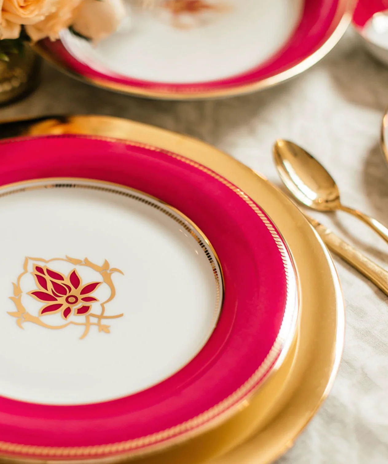 The Lotus at Fatehpur Dinner Set (27-Piece) - Image 8