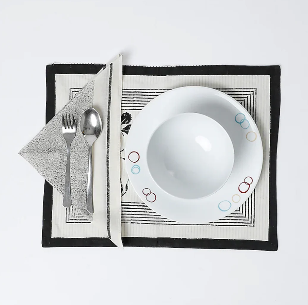 White & Black Cotton Table Mat Set (Set of 6) - Image 3